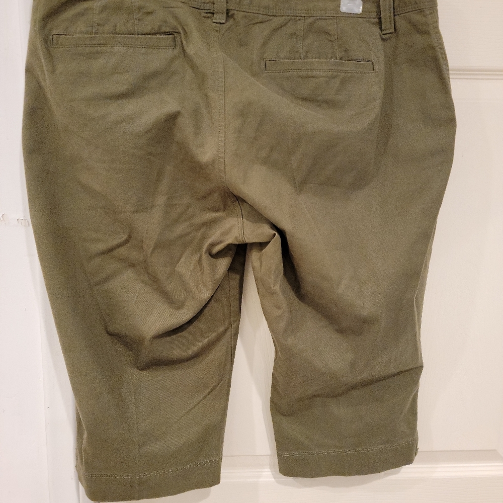 Capris - Picture 2 of 3
